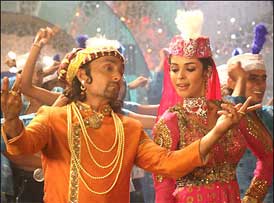 'Maan Gaye...': Meet the star cast