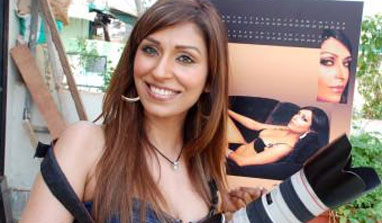 Pooja Misrra calls Sunny Leone 'fake <i>Sati Savitri</i>'