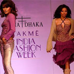 'Fly me to the moon', says Narendra Kumar through LFW show