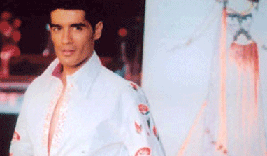 Manish Malhotra brings curtains down on LFW in style
