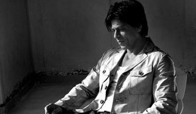 SRK in catch-22 situation over remake of Tamil films