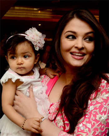 http://zns.india.com/upload/2012/11/2/aradhya-350.jpg