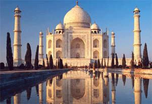 Daily dose of cultural treat for Agra tourists