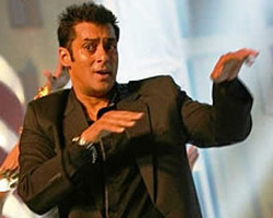 Salman grooves 'Gangnam' style!