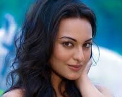 Sonakshi Sinha flounces down runway in Mumbai