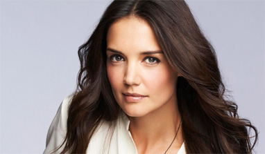 Katie Holmes` play `Dead Accounts` to close early
