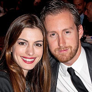 Anne Hathaway wants five kids