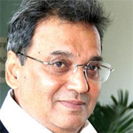 Land row: Shekhar Kapur favours Subhash Ghai