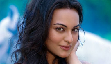 Sonakshi`s role cooler in `Joker` than `Dabangg`: Kunder 