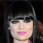 My make-up is a drag: Jessie J