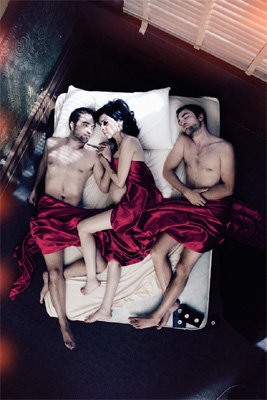 Robert Pattinson poses nude in 13-hour photoshoot