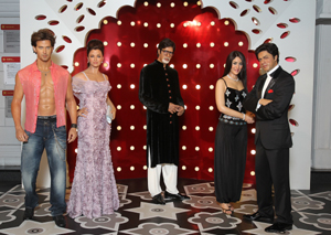Aishwarya, Hrithik, SRK at Madame Tussauds Hong Kong 