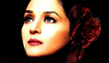 Marathi ‘mulgi’ Madhuri Dixit upsets Maharashtra!
