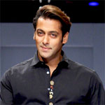 Salman pays tribute to Dara Singh, with a minute`s silence