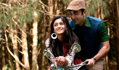 WATCH: Ranbir woos beautiful Illeana in ‘Main Kya Karoon’