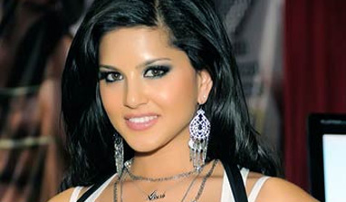 Sunny Leone says sorry for not exposing in ‘Jism 2’