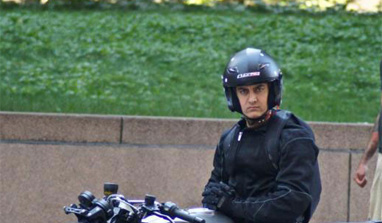SPOTTED: Aamir Khan riding a BMW K 1200 R motorbike for ‘Dhoom 3’!