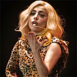 Lady Gaga blames 25lb weight gain on dad`s restaurant