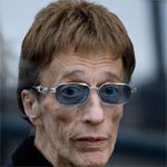 How 'jealous' Robin Gibb hired hit man to bump off his wife   	 