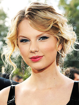 Taylor Swift`s lyrics ready on recent breakup