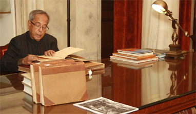 Digitisation of presidential library high on Pranab's agenda