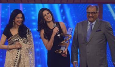 It’s a huge honour to stand next to Sridevi: Katrina Kaif at Zee Cine Awards 2013