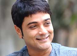 Ghai`s new discovery is my heroine in `Porichoi`: Prosenjeet