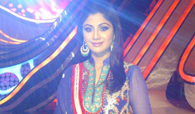 Shilpa Shetty gets emotional on `Nach Baliye 5` set