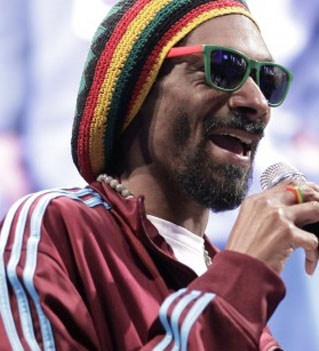 Snoop Lion changes name to Snoopzilla