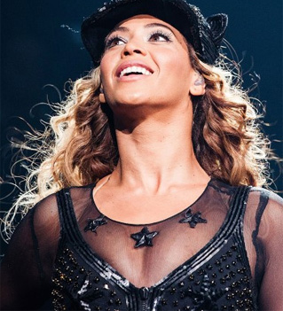 Beyonce goes pink to support breast cancer campaign