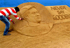Famous sand artist pays a tribute to Sachin Tendulkar