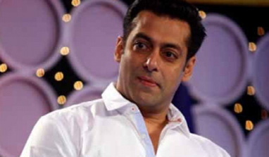 Salman Khan unveils flag at cricket league