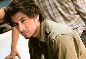 Ali Zafar puts no-kiss clause before signing films!