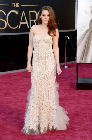 Renee Zellweger and Kristen Stewart may have been drunk at the Oscars