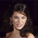 `Newly single` Kelly Brook enjoys company of gal pals