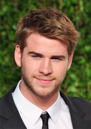 Miley Cyrus` beau Liam Hemsworth moves into `bachelor pad` after `split`