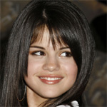 Selena Gomez still close to Demi Lovato