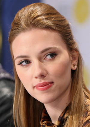 Scarlett Johansson to make directorial debut