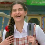 `Guddi` inspired Sonam`s school girl act in `Raanjhnaa`