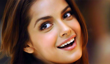 Shazahn excited to be in 'Bol Bachchan' Telugu remake