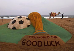 Odisha CM lauds Sudarsan Pattnaik for winning US awards