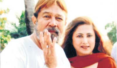 Rajesh Khanna's 'ladylove' Anita Advani demands Kaka's property