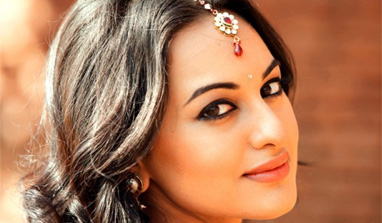 People discouraged me from taking up 'Lootera': Sonakshi Sinha